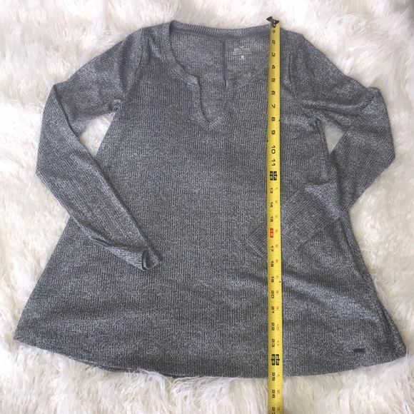 HOLLISTER “MUST HAVE COLLECTION” GRAY SHIRT - Picture 6 of 8